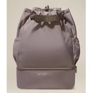 Beyond Yoga Convertible Gym Bag Birch‎